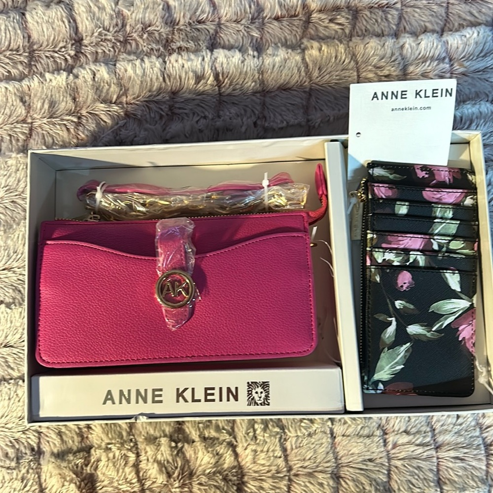 Anne Klein New York 2 piece Set Crossbody & Card Holder
